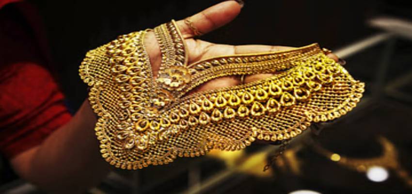 सोना हो गया और भी महंगा, 10 ग्राम सोने की कीमत पहुंची 1 लाख के पार