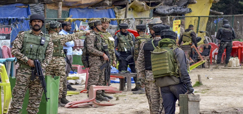 पहलगाम हमले के बाद सुरक्षा एजेंसियों की बड़ी कार्रवाई, कश्मीर में 1450 संदिग्ध हिरासत में; कौन हैं ये लोग?
