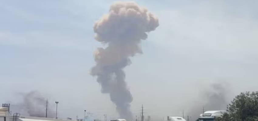 Iran: शहर बंदर अब्बास बंदरगाह पर भीषण विस्फोट, 100 से अधिक लोग घायल