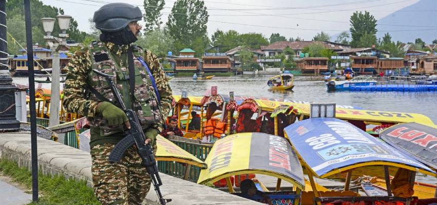 “बेहतर होगा कि आप वापस चले जाएं”, पहलगाम हमले की जांच की मांग करने पर SC की फटकार