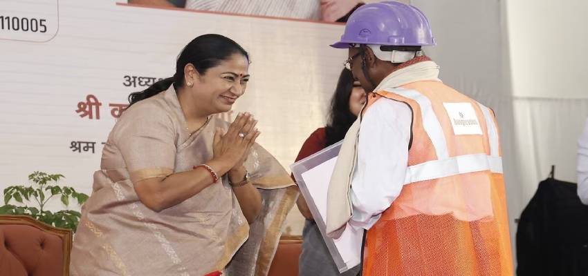 Delhi: गंदगी और अवैध अतिक्रमण के खिलाफ चलेगा बड़ा अभियान, CM रेखा गुप्ता का ऐलान