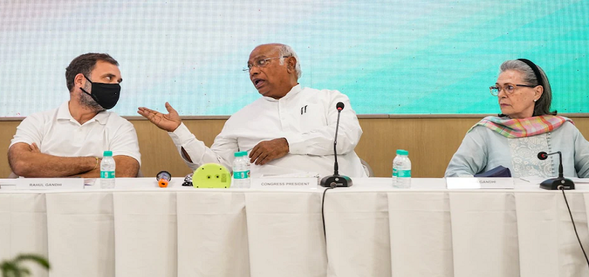 CWC बैठक में पहलगाम हमले को लेकर खड़गे का केंद्र पर हमला, बोले - सरकार की रणनीति अब तक स्पष्ट क्यों नहीं?