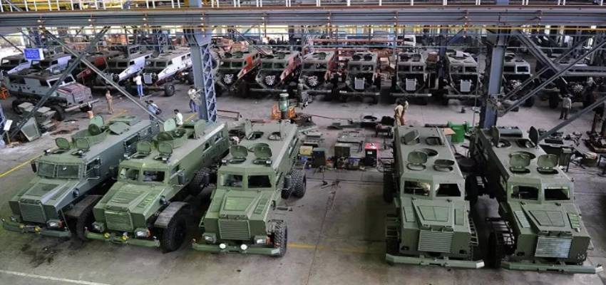 भारत-पाक तनाव के बीच सरकार का बड़ा फैसला, ऑर्डिनेंस फैक्ट्री में कार्यरत सभी कर्मचारियों की छुट्टी रद्द