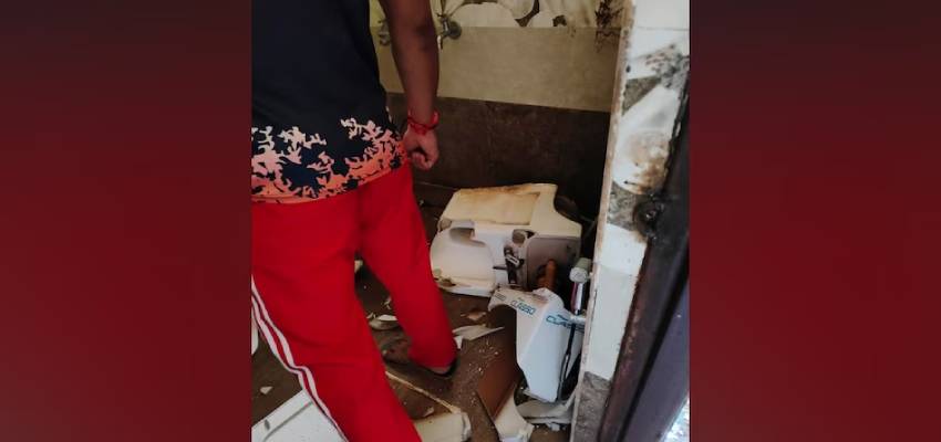 Greater Noida: टॉयलेट का गेट खोलते ही जबरदस्त धमाका, हकीकत जानकर रह जाएंगे हैरान