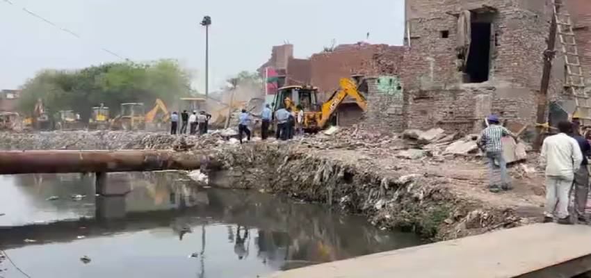 Delhi: तैमूर नगर में गरजा बुलडोजर, 100 से अधिक अवैध अतिक्रमण होंगे धवस्त