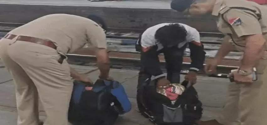 पाकिस्तान में एयर स्ट्राइक के बाद हरियाणा में हाई अलर्ट, पंजाब के 5 बॉर्डर जिलों में स्कूल बंद; चंडीगढ़-अमृतसर एयरपोर्ट पर उड़ाने बंद