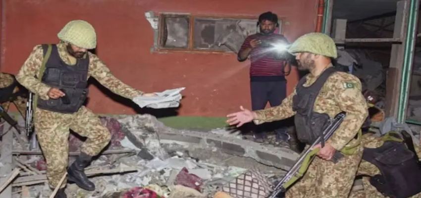 रात के सन्नाटे में ड्रोन की तबाही, पाकिस्तानी नागरिक ने बयां किया दहशत की रात का मंजर