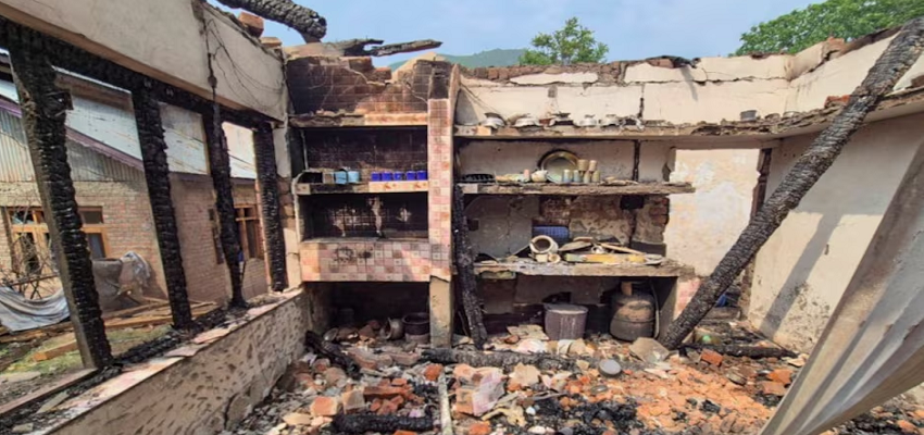 कुपवाड़ा, बारामूला, उरी तक पाक की गोलाबारी तेज, पुंछ में हालात बेकाबू; लोग घर छोड़ने को मजबूर