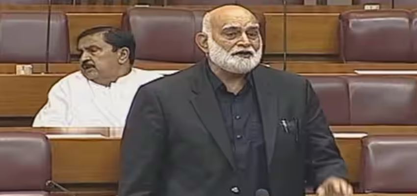 Operation Sindoor से डरा पाकिस्तान, संसद में ही फूट-फूटकर रोने लगा शहबाज का सांसद