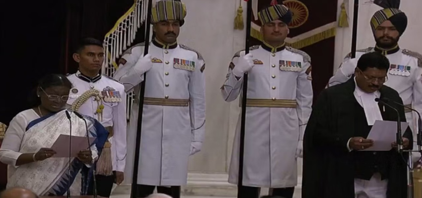 CJI BR Gavai: न्यायमूर्ति भूषण रामकृष्ण गवई बने भारत के नए मुख्य न्यायाधीश, राष्ट्रपति मुर्मू ने प्रशपथ ग्रहण कराया