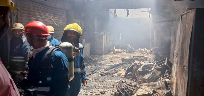 Telangana: चारमीनार के पास स्थित इमारत में लगी भीषण आग, 17 लोगों की दर्दनाक मौत