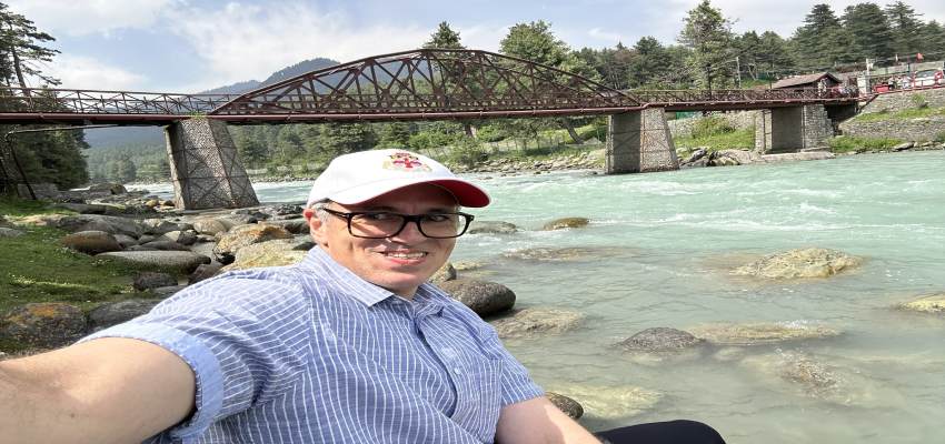 ‘आतंकवाद जम्मू-कश्मीर के टूरिज्म, खुशहाली और विकास को नहीं रोक पाएंगे’  उमर अब्दुला ने पाकिस्तान को दिया सख्त संदेश