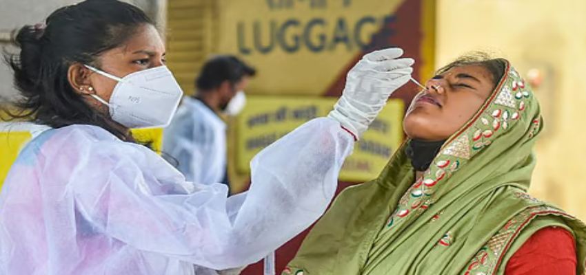 कोरोना की रफ्तार तेज होने से बढ़ी टेंशन, केरल और महाराष्ट्र में उछाल; UP-बिहार में सतर्कता