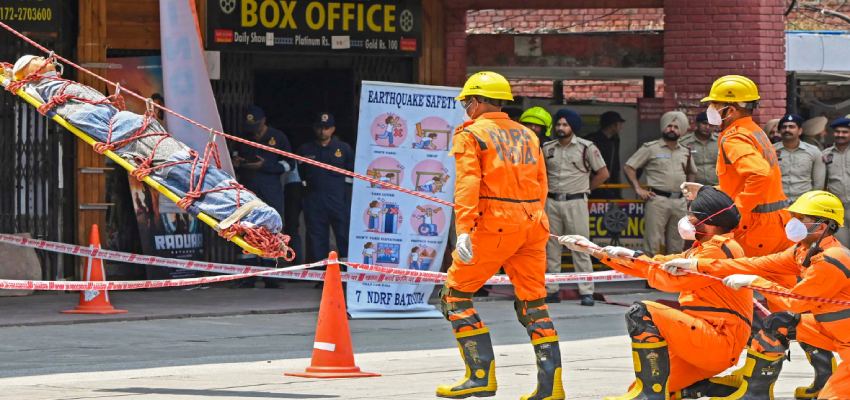 पाक सीमा पर आज होने वाली मॉक ड्रिल रद्द, 'ऑपरेशन शील्ड' के लिए जल्द जारी होगा नया शेड्यूल