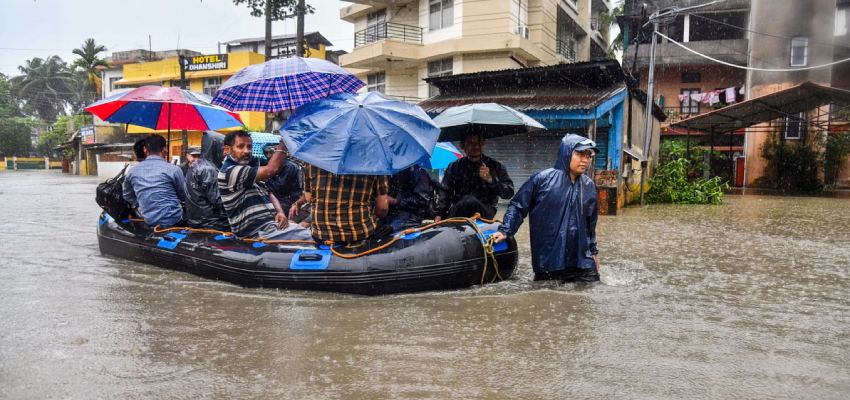 नॉर्थ ईस्ट में बारिश और लैंडस्लाइड का कहर, 19 लोगों की मौत; हजारों लोग हुए बेघर