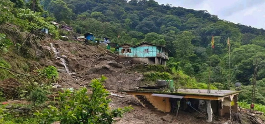 Sikkim Landslide: सिक्किम में भारी बारिश और लैंडस्लाइड के चपेट मे आया आर्मी कैंप, 3 की मौत, 9 जवान लापता