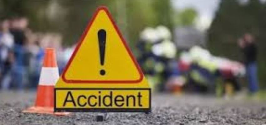 MP में सड़क हादसे ने छीनी एक ही परिवार के 9 लोगों की जिंदगियां, शादी से लौट रही कार पर पलटा ट्रक