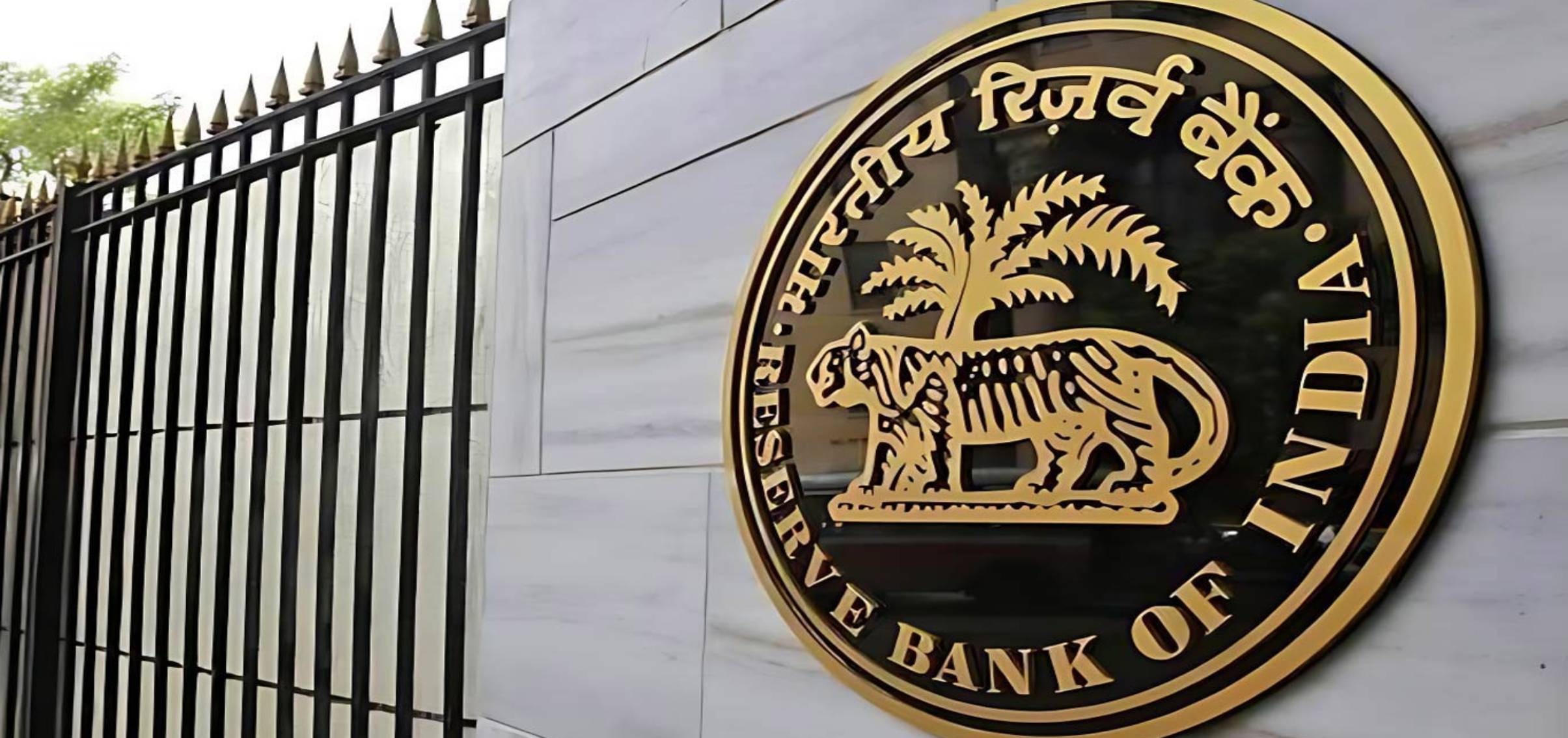 RBI ने करोड़ों लोगों को दी बड़ी राहत, लगातार तीसरी बार घटाया रेपो रेट