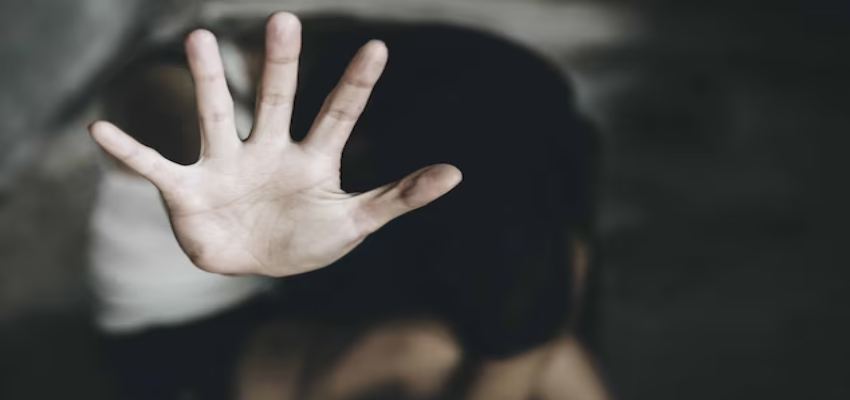 Crime News: दिल्ली में मासूम बच्ची के साथ रेप कर किया मर्डर, सूटकेस में मिला का शव