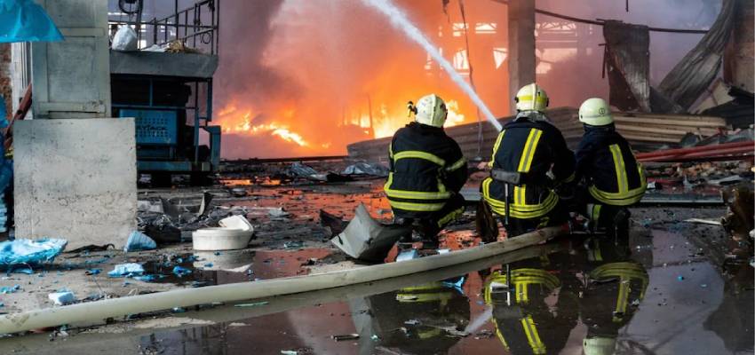 यूक्रेन में अबतक का सबसे बड़ा रूसी हमला, 500 ड्रोन और मिसाइलों ने मचाई तबाही