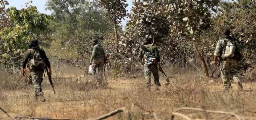 कांकेर के जंगलों में पुलिस को बड़ी सफलता, मुठभेड़ में अबतक दो नक्सली ढेर