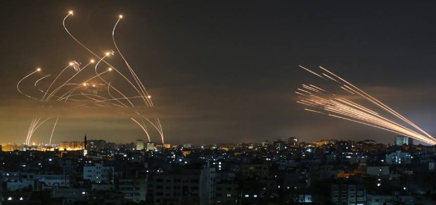 जानबूझ कर ईरानी मिसाइलों को नही इंटरसेप्ट कर रहा इजरायल? जानिए IDF की सीक्रेट वार प्लान