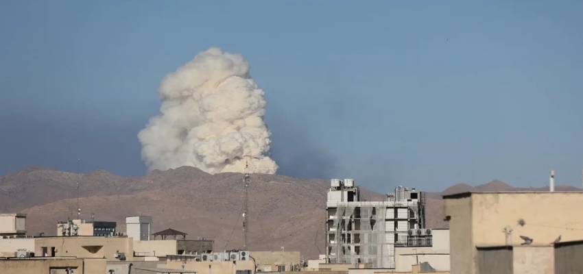 इजरायल के 15 फाइटर जेट्स ने ईरान में मचाही तबाही, सैन्य ठिकानों और हवाई अड्डों को किया धवस्त