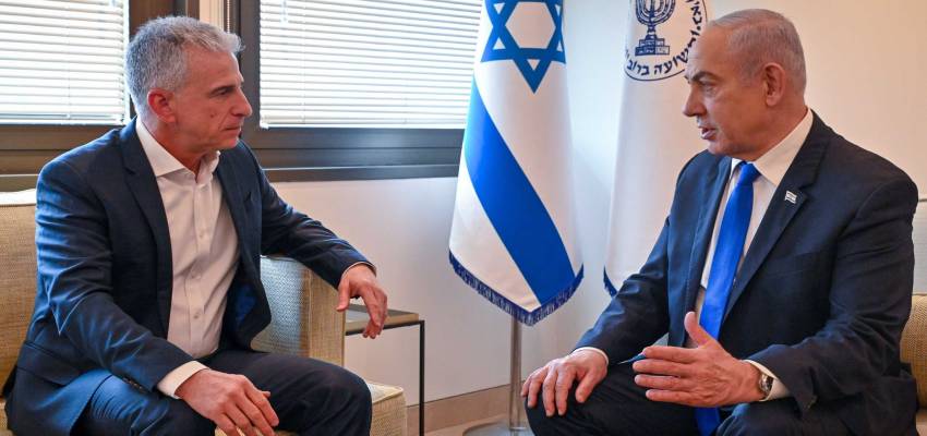 ईरान पर हमले से पहले मोसाद ने किया था बड़ा खेल! अधिकारियों को फोन करके दिया खास मैसेज