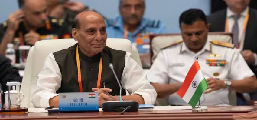 एक मंच नजर आएं भारत और पाकिस्तान के रक्षा मंत्री, जानें फिर क्या हुआ