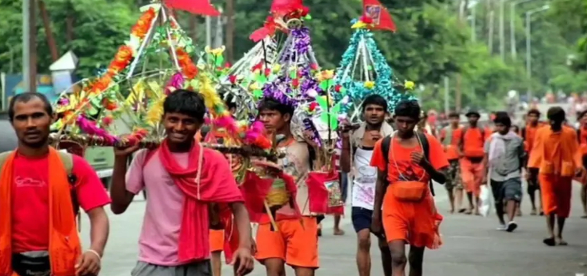 आखिर क्यों सावन के महीने में निकाली जाती है कांवड़ यात्रा? जानें भगवान शिव को खुश करने का अनोखा राज