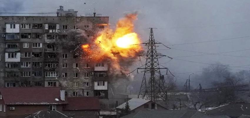 यूक्रेन पर रूसी हमला तेज, कीव पर अबतक का सबसे बड़ा एयर स्ट्राइक, कई लोगों की मौत
