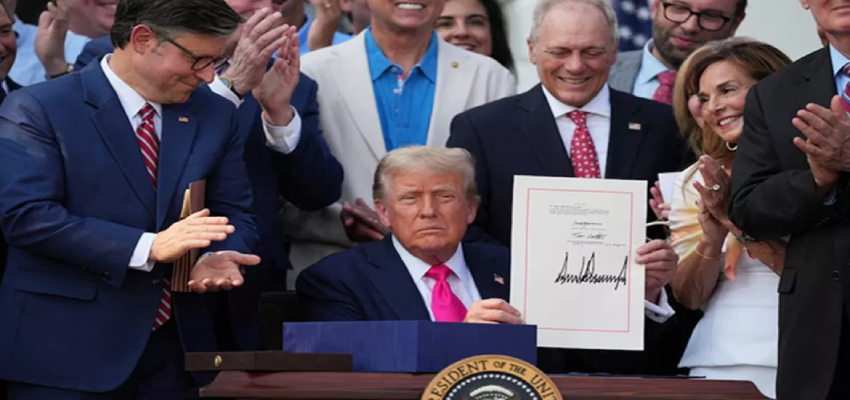 कर राहत से लेकर सीमा सुरक्षा तक, अमेरिका में 'One Big Beautiful Bill' बना कानून; ट्रंप ने किए साइन