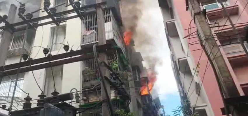 Fire In Apartment: पटना के सिद्धनाथ अपार्टमेंट में भीषण आग, लाखों का सामान जलकर हुआ खाक