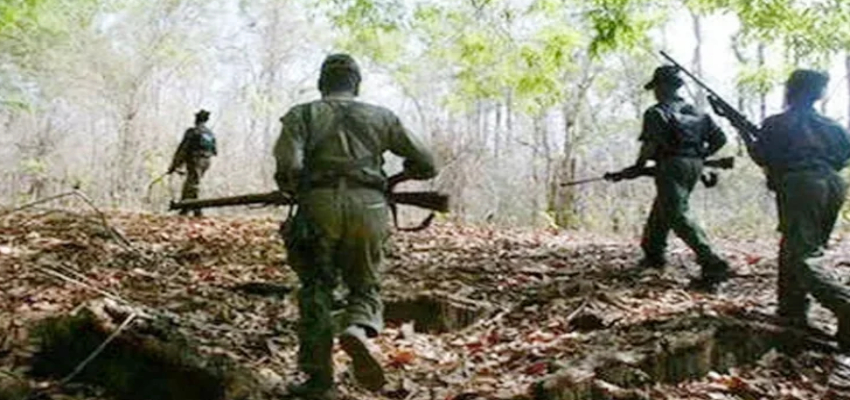 झारखंड में सुरक्षाबलों की बड़ी कामयाबी, तीन नक्सली ढेर; हथियारों का जखीरा बरामद
