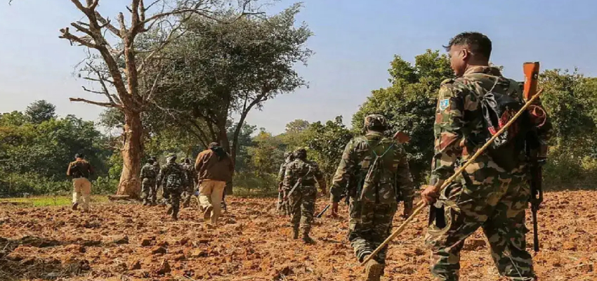 Chhattisgarh: 'ऑपरेशन मानसून' के तहत नक्सलियों पर सुरक्षाबलों का कड़ा प्रहार, ताबड़तोड़ कार्रवाई जारी