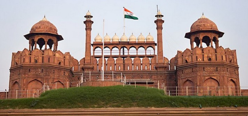 Lal Qila: मॉक ड्रिल के दौरान लाल किले में नकली बम से हड़कंप, दिल्ली पुलिस के 7 जवान सस्पेंड