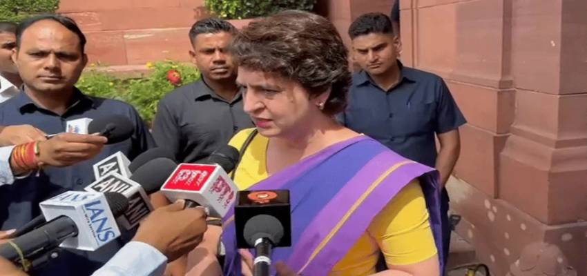 ‘एकदम साफ है कि भारी गड़बड़ी हो रही है’ राहुल गांधी के बाद प्रियंका गांधी का चुनाव आयोग से किया सवाल