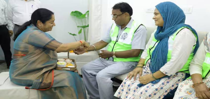 ‘दिल्ली को कूड़े से आजादी’ अभियान की सफलता में स्वच्छता प्रहरियों का विशेष योगदान: मुख्यमंत्री रेखा गुप्ता