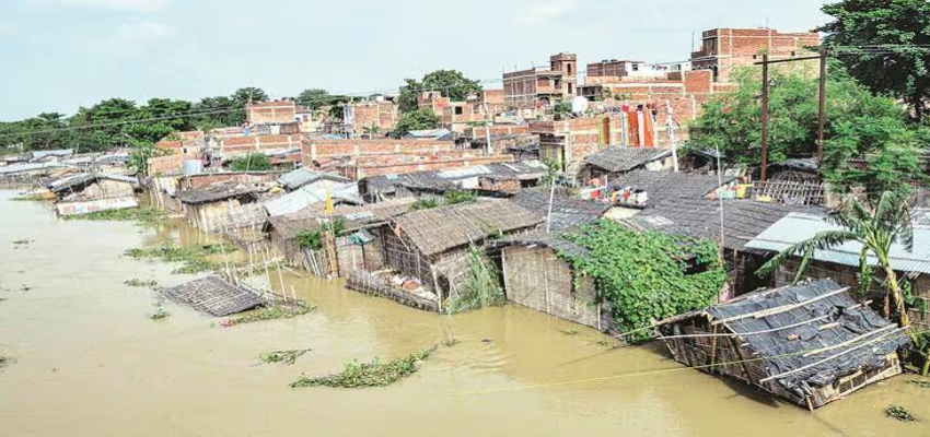 Bihar Flood: बिहार में बाढ़ का तांडव, 17 लाख से ज्यादा लोग प्रभावित; गंगा की उफनती लहरों में समाएं कई मकान