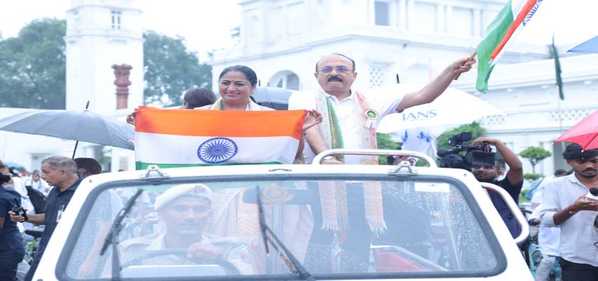 ‘लड़कियों के लिए तिरंगा साइक्लोथॉन’ को सीएम रेखा गुप्ता ने दिखाई हंरी झंडी, आप और कांग्रेस पर साधा निशाना