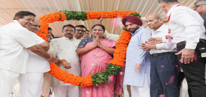 Delhi News: यमुनापार के विकास के लिए बजट की कमी नहीं आने दी जाएगी, ‘वस्त्रिका-2025’ में मुख्यमंत्री रेखा गुप्ता की घोषणा