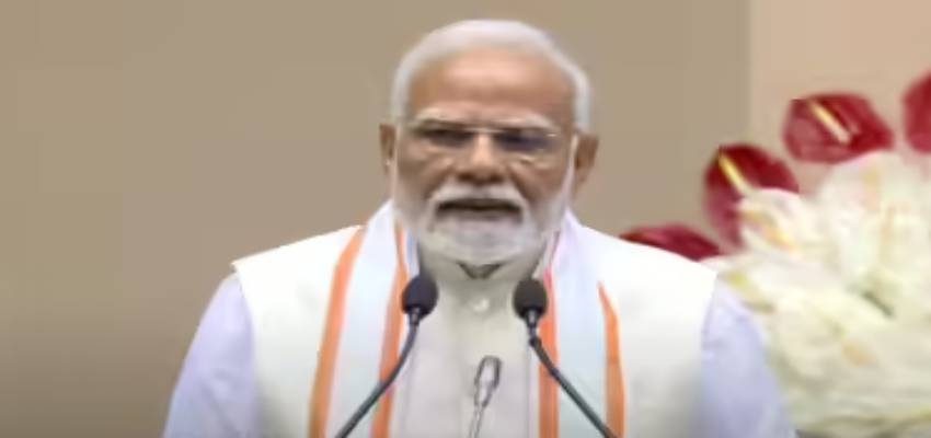 'दबाव चाहे जितना हो, भारत बनाएगा अपनी राह', गुजरात में PM मोदी का संदेश