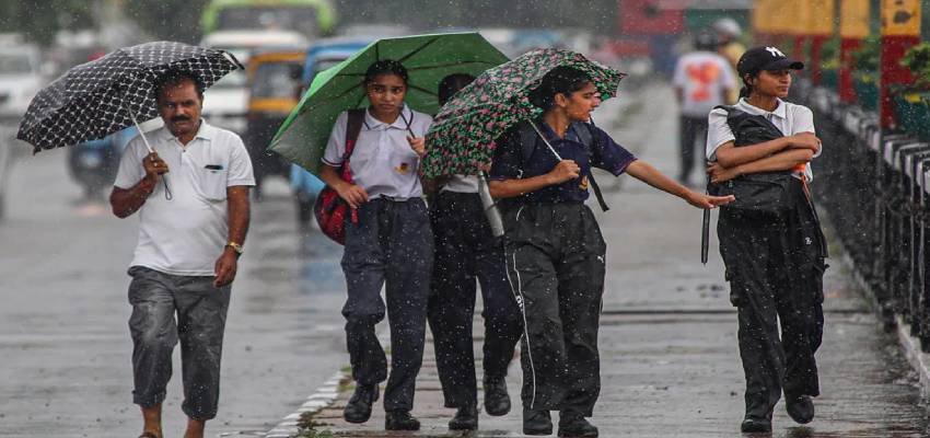 Sunday के दिन भी जमकर बरसेंगे बादल, दिल्ली-NCR समेत इन राज्यों में होगी भारी बारिश; IMD का अलर्ट जारी