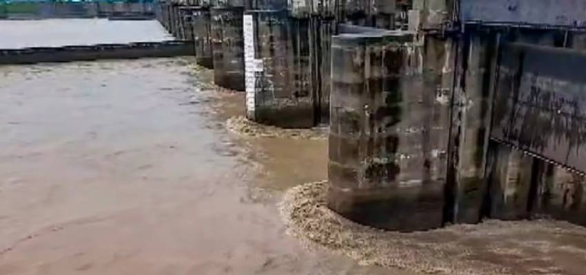 48 घंटे की उलटी गिनती शुरू! हथिनीकुंड से पानी छोड़ने पर दिल्ली में बाढ़ का खतरा, यमुना का जलस्तर बढ़ा