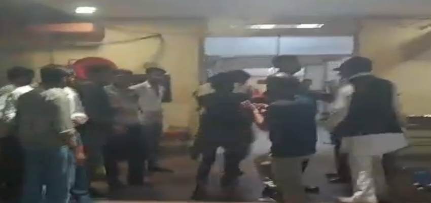 UP News: विवाद के दौरान चली गोली, गोली लगने से मासूम की गई जान; इलाके में फैली सनसनी