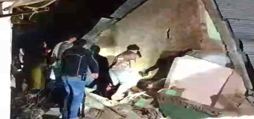 एमपी के इंदौर में बड़ा हादसा, बहुमंजिला बिल्डिंग गिरने से दो लोगों की मौत; 4 की हालत नाजुक