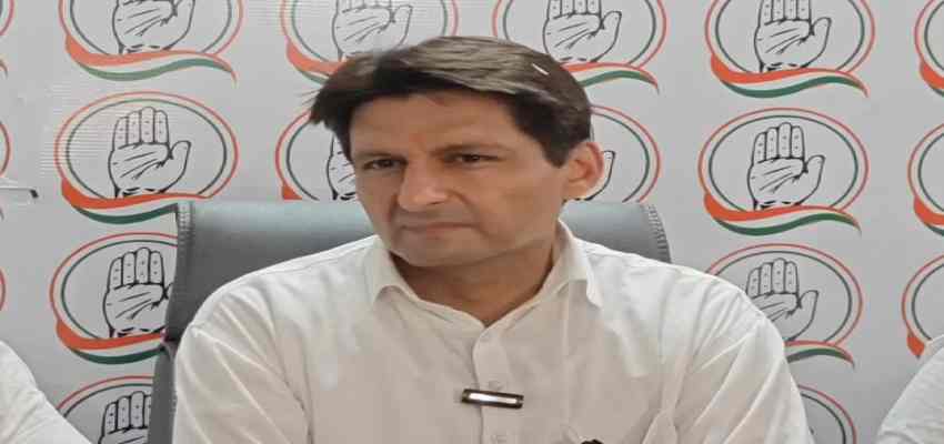 
									‘शीर्ष नेतृत्व खुद कांग्रेस को संभाल लेगा’  दीपेंद्र हुड्डा ने बीजेपी पर किया कटाक्ष