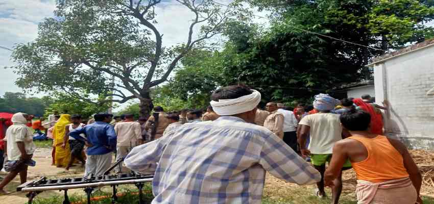 UP News: बहराइच में एक सनकी व्यक्ति ने अपने ही घर में लगाई आग, 6 लोगों की दर्दनाक मौत
