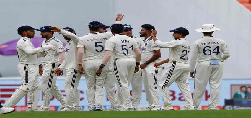 IND vs WI : वेस्टइंडीज के बल्लेबाजों पर कहर बनकर टूटे मोहम्मद सिराज, मजह 162 रनों पर सिमटी पूरी टीम