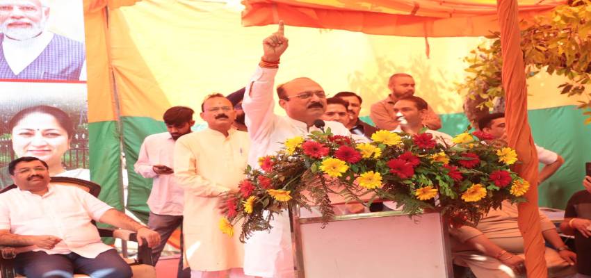 शिक्षा मंत्री आशीष सूद ने 5.5 करोड़ के विकास कार्यों का किया शिलान्यास, जनकपुरी के पंखा रोड का होगा कायाकल्प